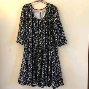 26/28w avenue dress black white
